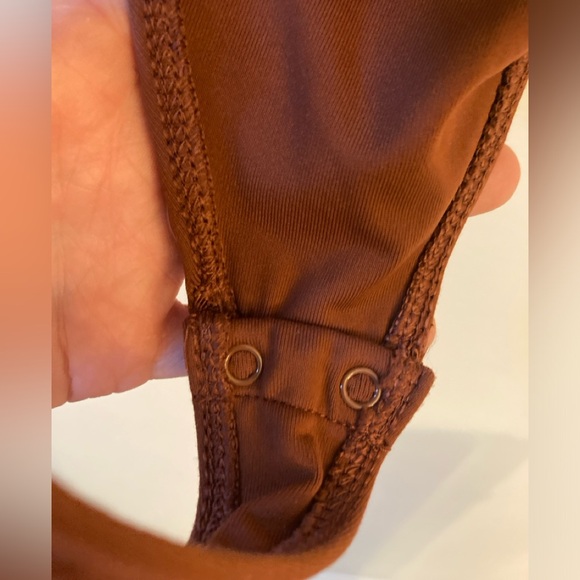 Aritzia Babaton High Neck Bodysuit Size Small - Picture 4 of 7